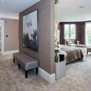 Bristol Apartment Hotel  *